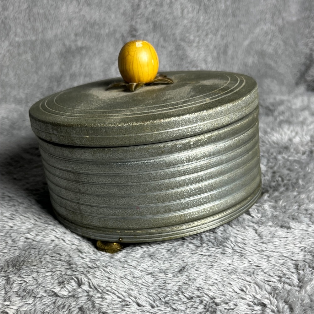 Vintage 1930’s round vanity music box ( used for powder puff)